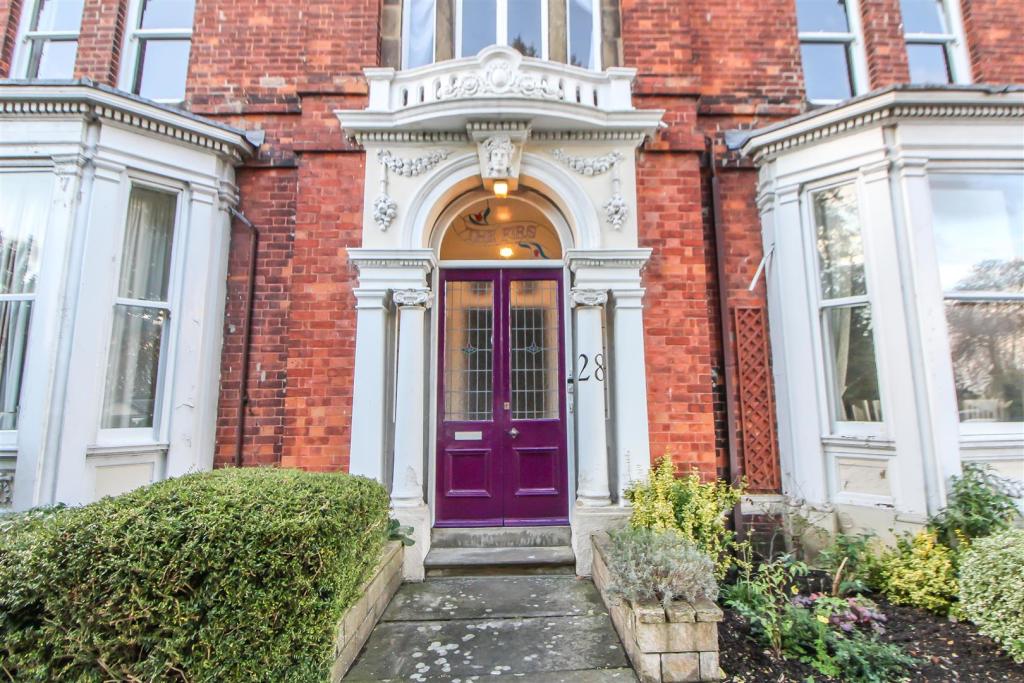 2 bedroom apartment for sale in Beverley Road, Driffield, YO25