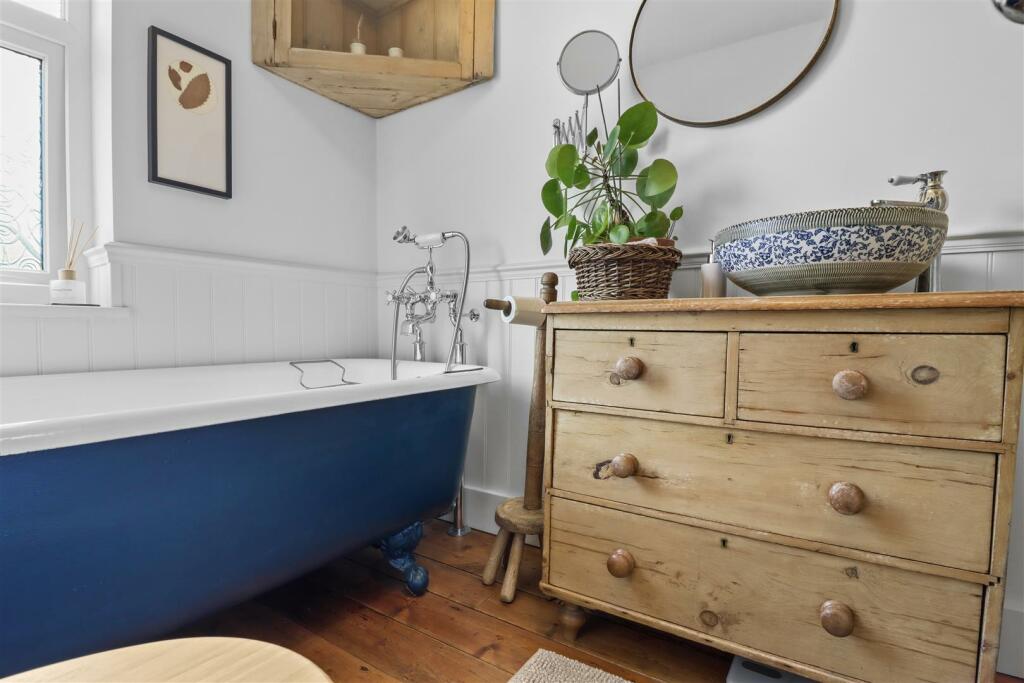 Additional property image - Windsor Road, Hailsham