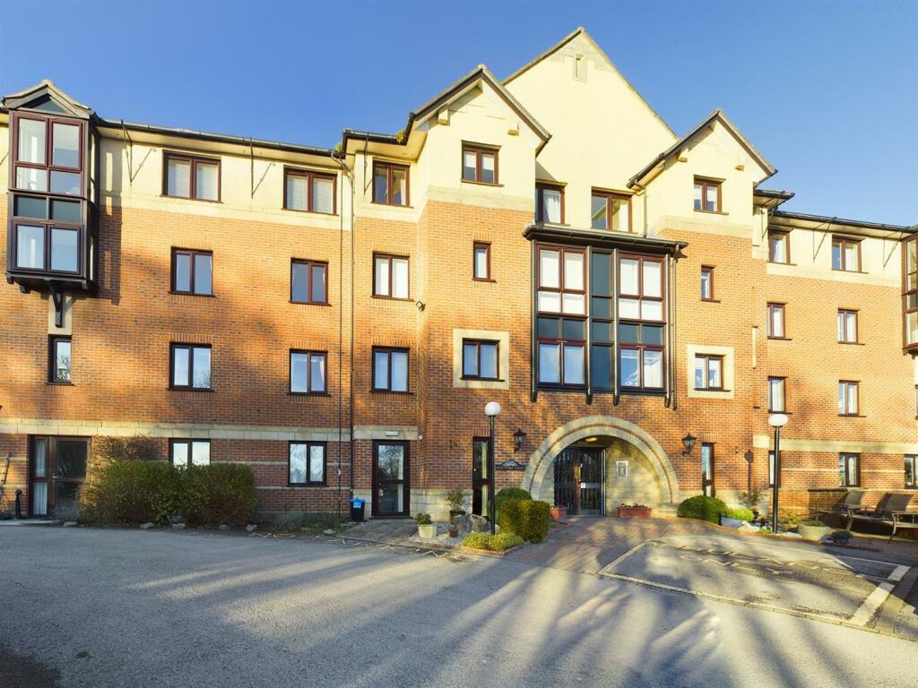 1 bedroom flat for sale in Filey Road, Scarborough, YO11