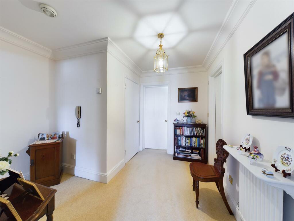 2 bedroom apartment for sale in Prince of Wales Apartments, Prince of