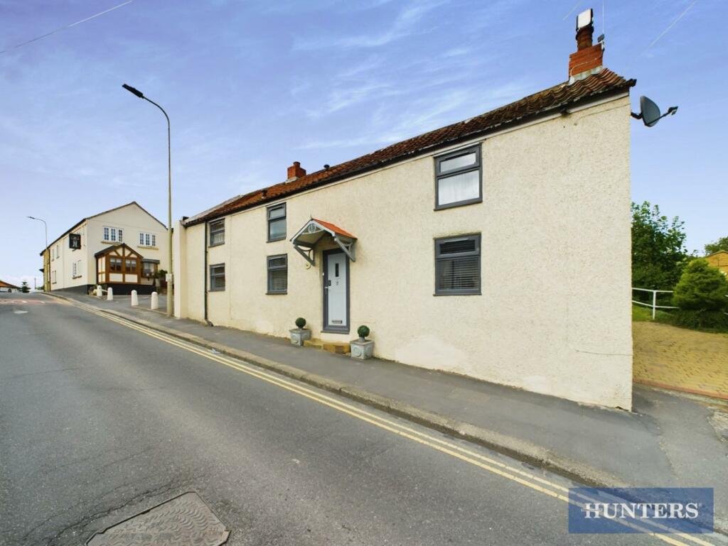 3 bedroom detached house for sale in Main Street, Cayton, Scarborough, YO11