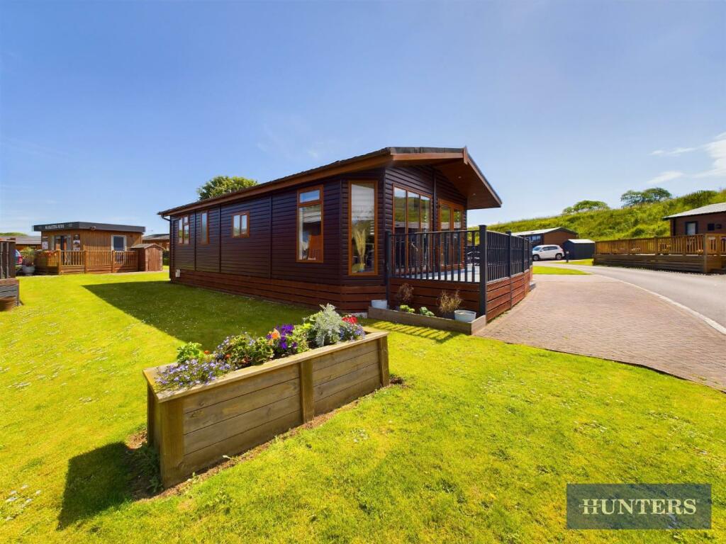 2 bedroom park home for sale in Old Malton Road, Staxton, Scarborough, YO12