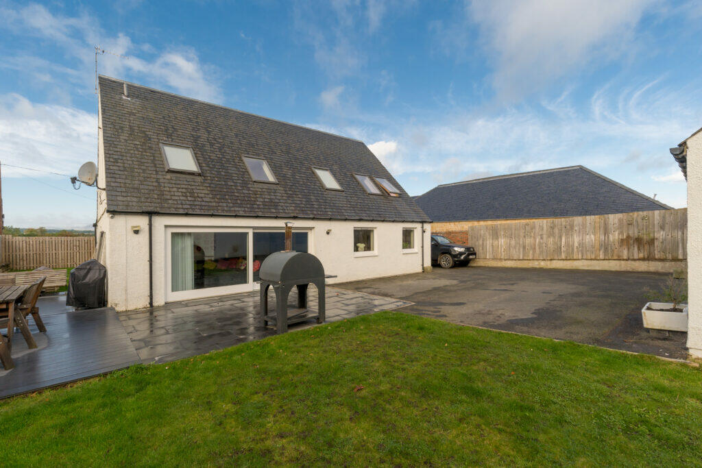 6 bedroom detached house for sale in 9 Kirkhill Terrace, Gorebridge