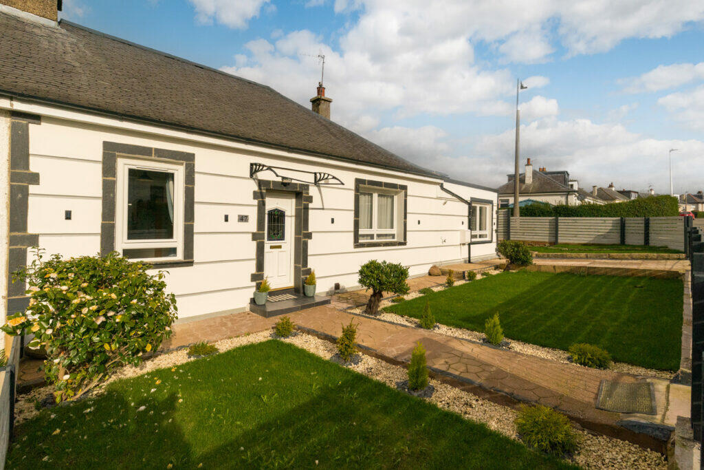 3 bedroom semi-detached bungalow for sale in 47 Moredun Park Gardens Edinburgh EH17 7JR, EH17
