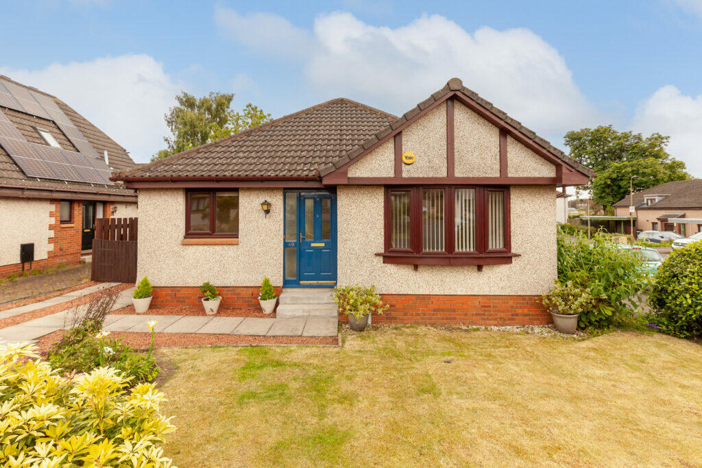 3 bedroom bungalow for sale in 49 Kirklands Park Crescent, Kirkliston