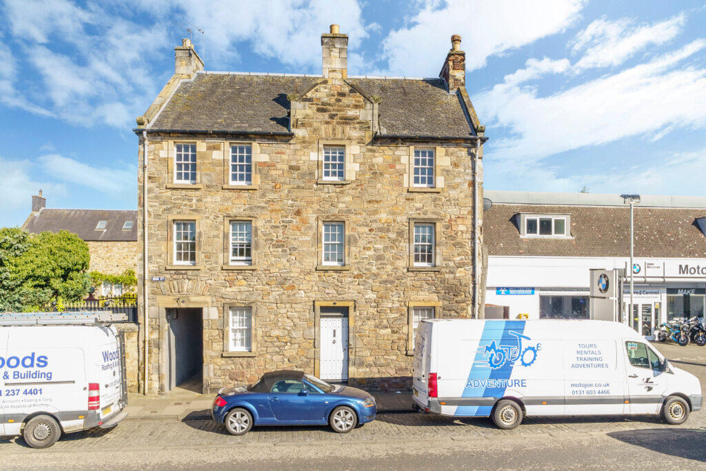 Main image of property: 230b High Street, Dalkeith, EH22 1AZ