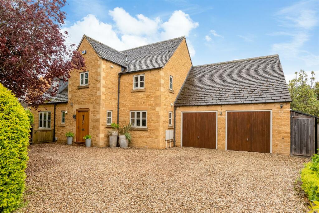 4 bedroom detached house for sale in Station Road, Chipping Campden, GL55