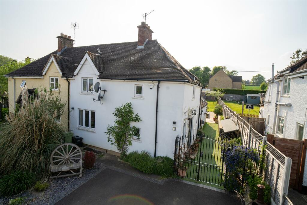 3 bedroom semidetached house for sale in Berrington Road, Chipping