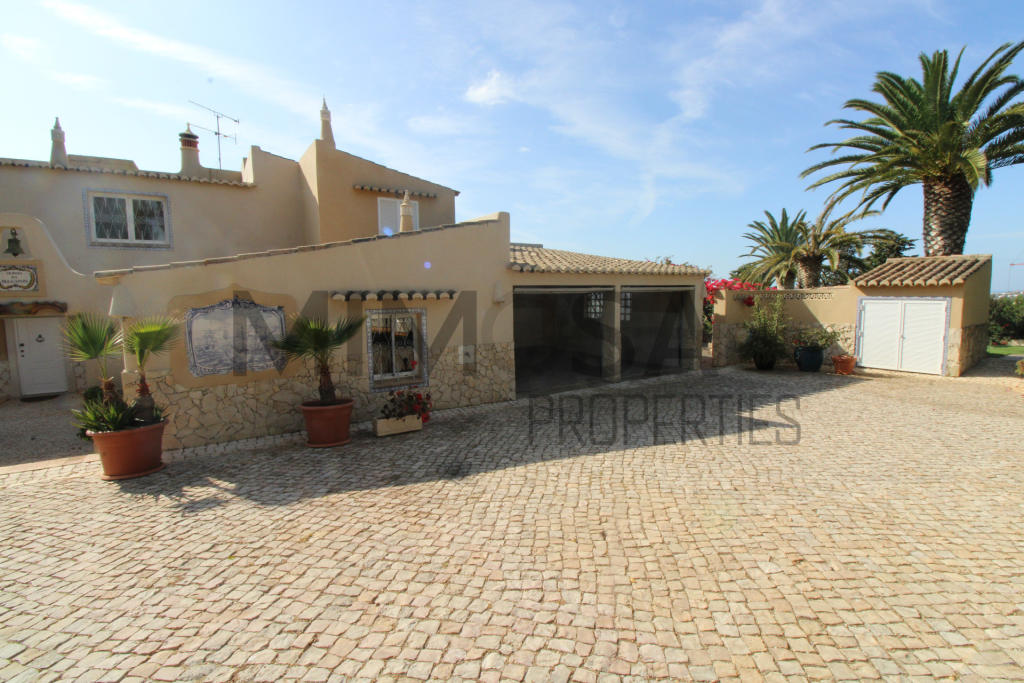 4 bedroom house for sale in Algarve, Lagos, Portugal