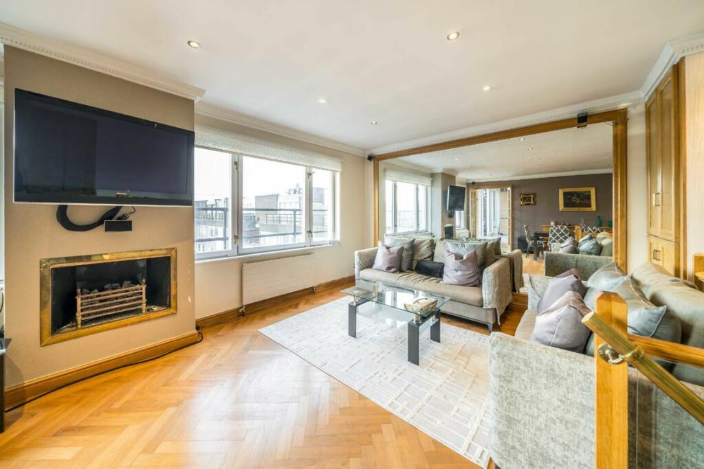 3 bedroom flat for sale in Southwick Street, Hyde Park, W2