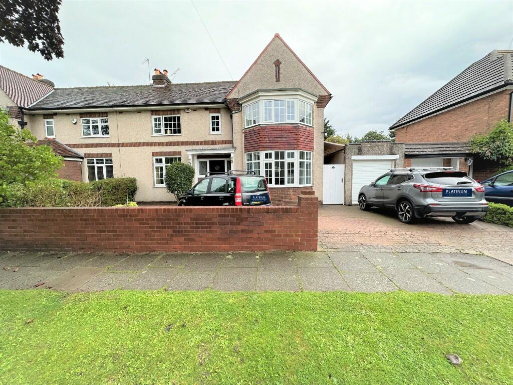3 bedroom semidetached house for sale in Hillcrest Road, Little Sutton