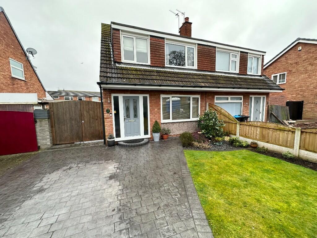 3 bedroom semidetached house for sale in Armthorpe Drive, Little