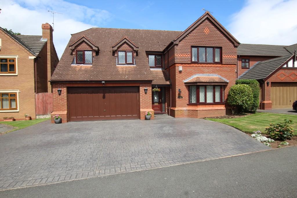 4 bedroom detached house for sale in Ledsham Park Drive, Ledsham Park