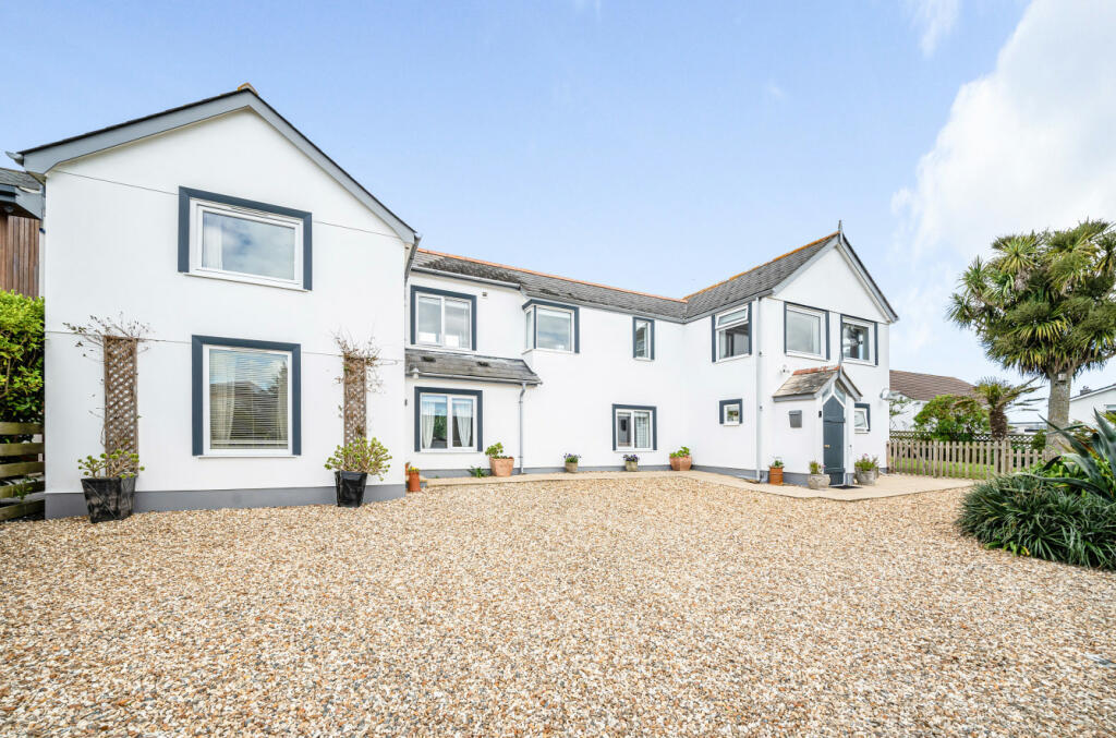 6 bedroom detached house for sale in Gillan, Manaccan, Helston