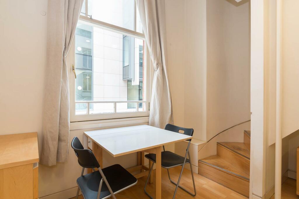 Additional property image - Cathedral Apartments, Barwick Street, B3 2NT