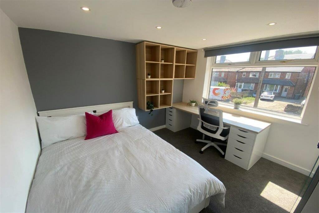 6 bedroom apartment for rent in Sky Point One, Chilwell Road, Beeston, NG9 1EJ, NG9
