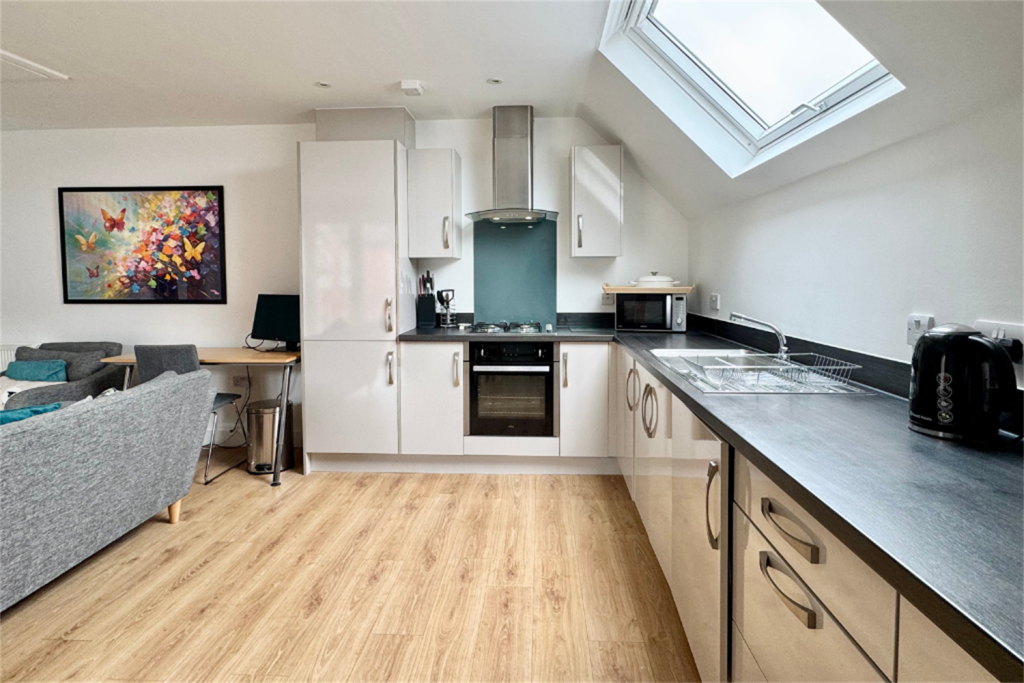 Main image of property: 15 Tewkesbury Place, Beeston, Nottingham NG9 2BA