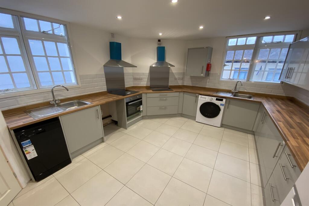 Main image of property: High Road, Beeston, NG9 2LE