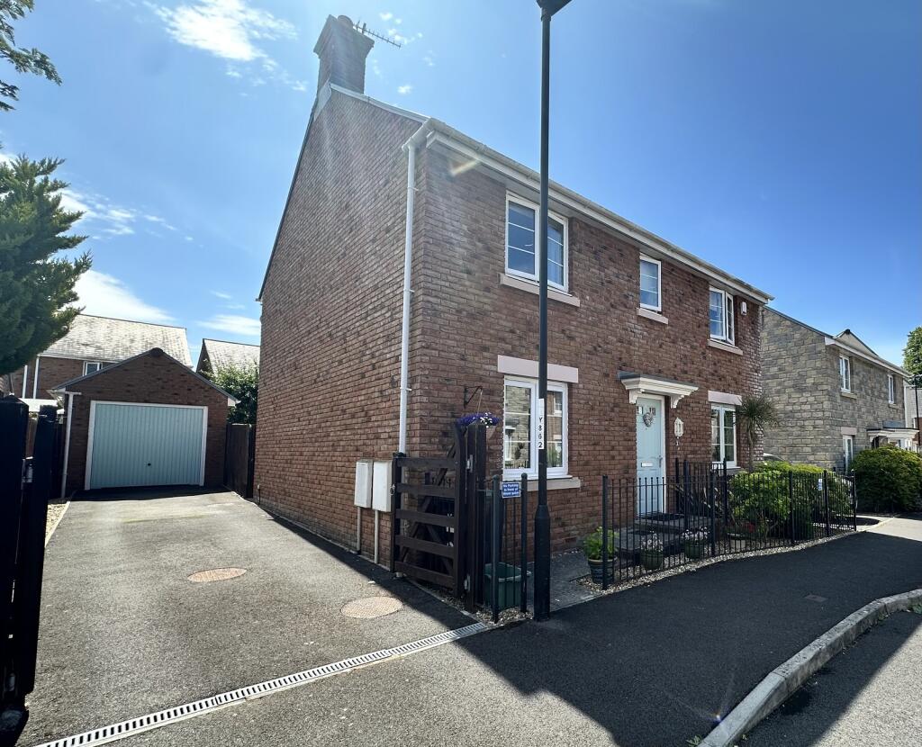 Main image of property: Roundbush Crescent, Caerwent, Mon. NP26 5AG