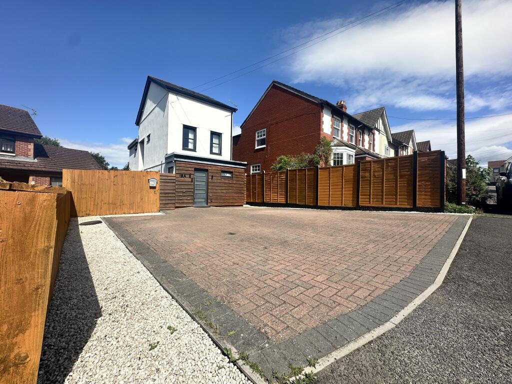Main image of property: The Avenue, Caldicot, Mon . NP26 4AB
