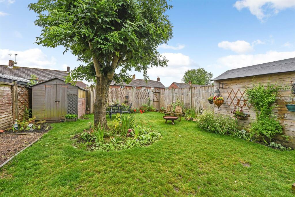 4 bedroom semi-detached house for sale in Glebe Road, Buriton ...