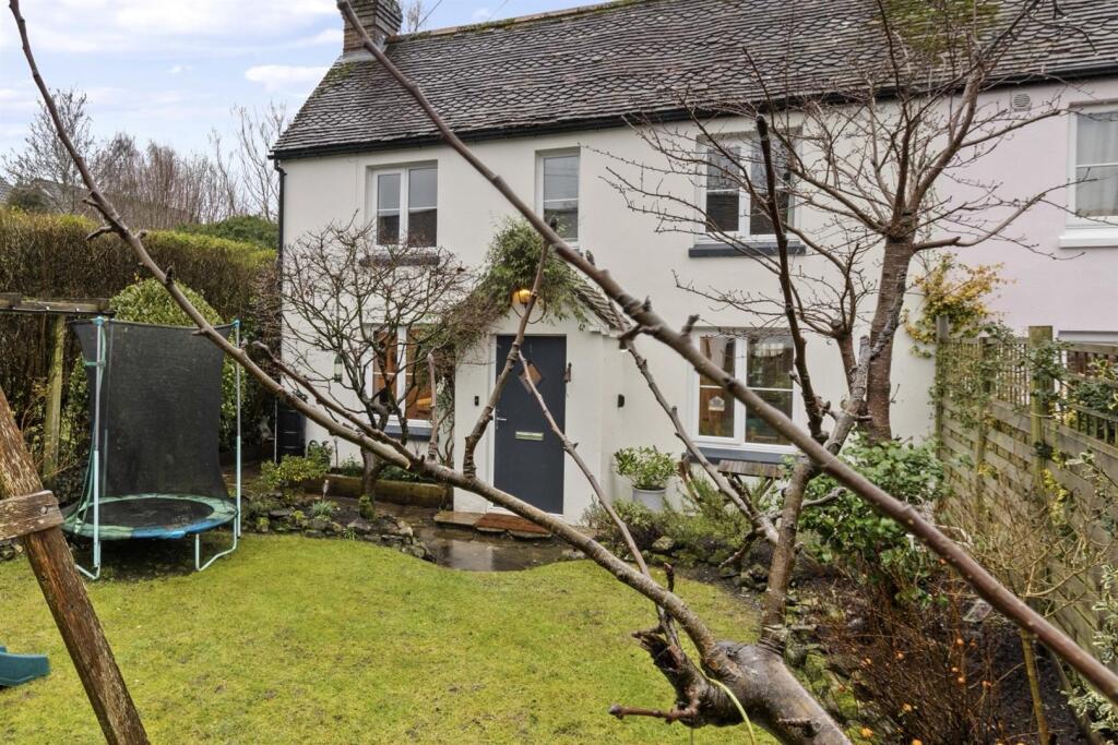 Main image of property: Hill Brow Road, Liss