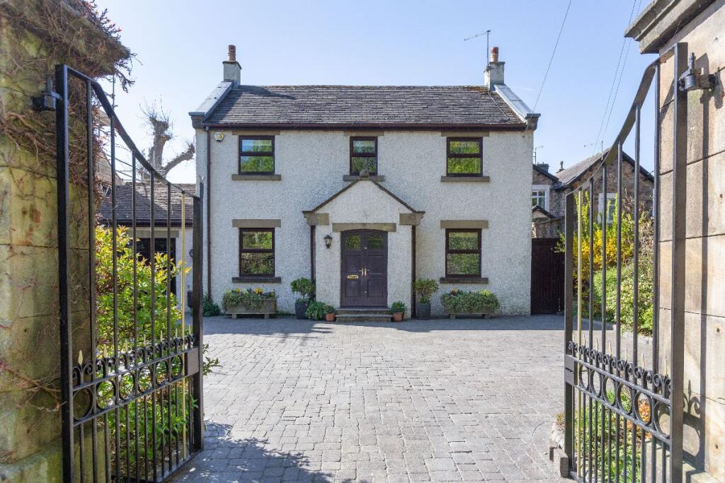 Main image of property: Moorside Lodge, Wyresdale Road, Lancaster