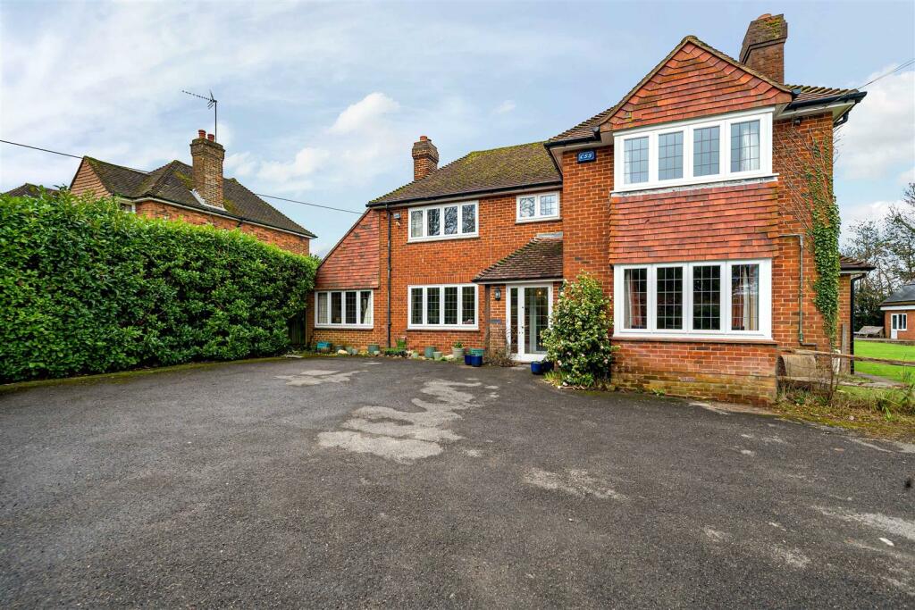 4 bedroom house for sale in Station Road, Rotherfield, Crowborough, TN6
