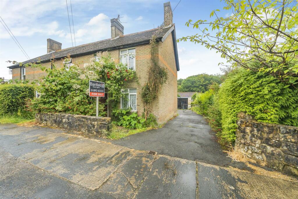 3 bedroom house for sale in Alderbrook Close, Crowborough, TN6