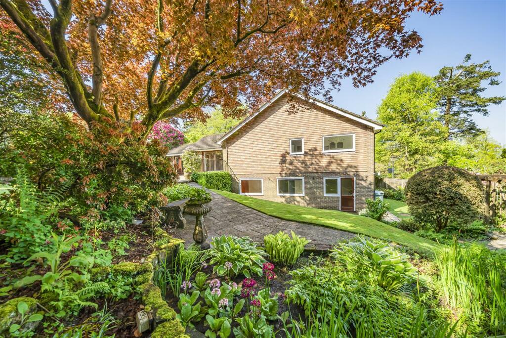 4 bedroom house for sale in Aviemore Road, Crowborough, TN6