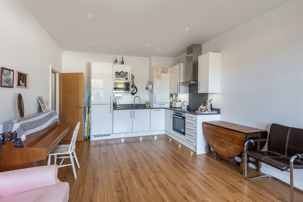 Additional property image - Woodland Court, Soothouse Spring, St Albans
