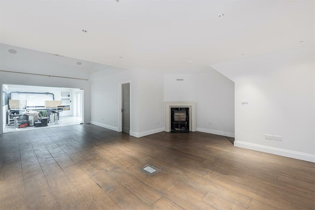 Additional property image - Burston Drive, Park Street, St. Albans
