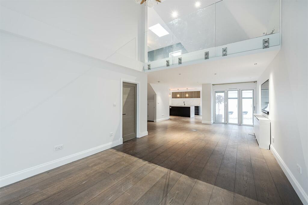 Additional property image - Burston Drive, Park Street, St. Albans