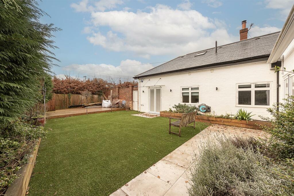 Additional property image - Burston Drive, Park Street, St. Albans