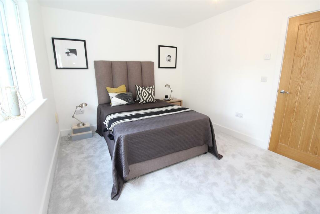 Additional property image - 15 Sandridge Park, St Albans