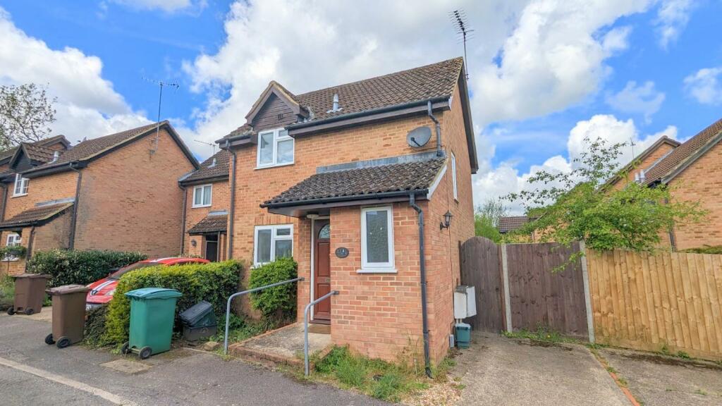 2 bedroom semi-detached house for rent in Twyford Road, Jersey Farm, St Albans, Hertfordshire, AL4