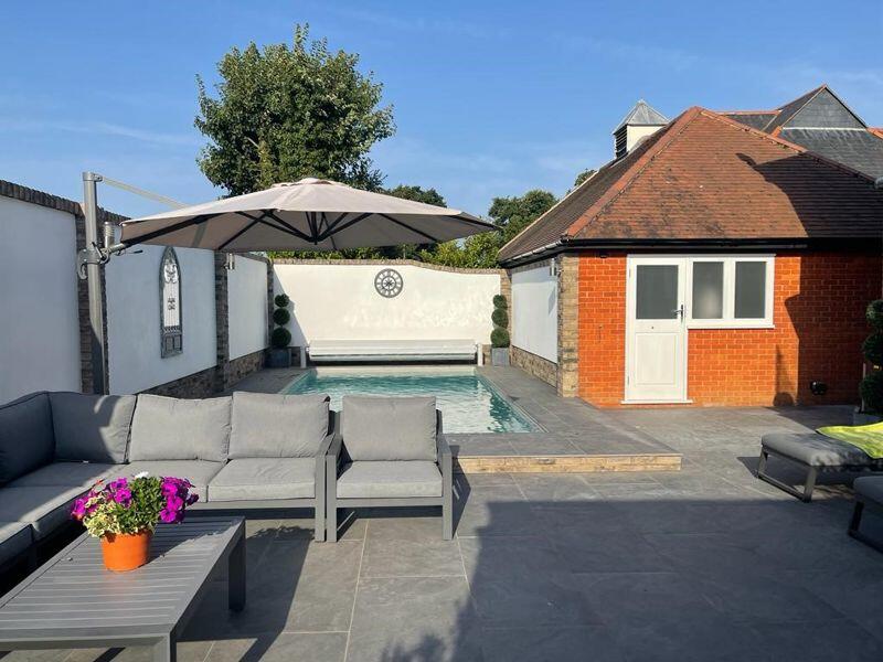 5 bedroom detached house for sale in Orsett Village, RM16