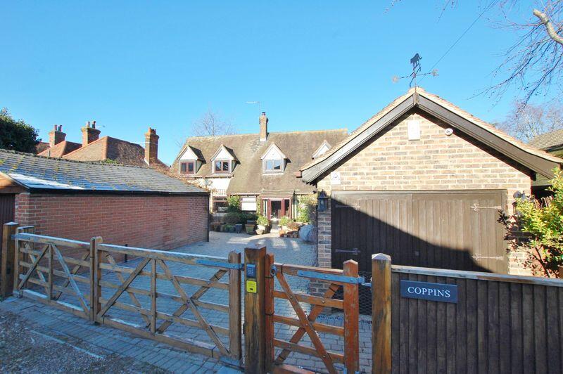 4 bedroom detached house for sale in Orsett Village, RM16