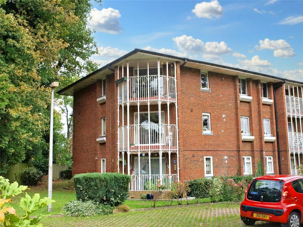 2 bedroom retirement property for sale in Cavell Drive, Enfield, EN2