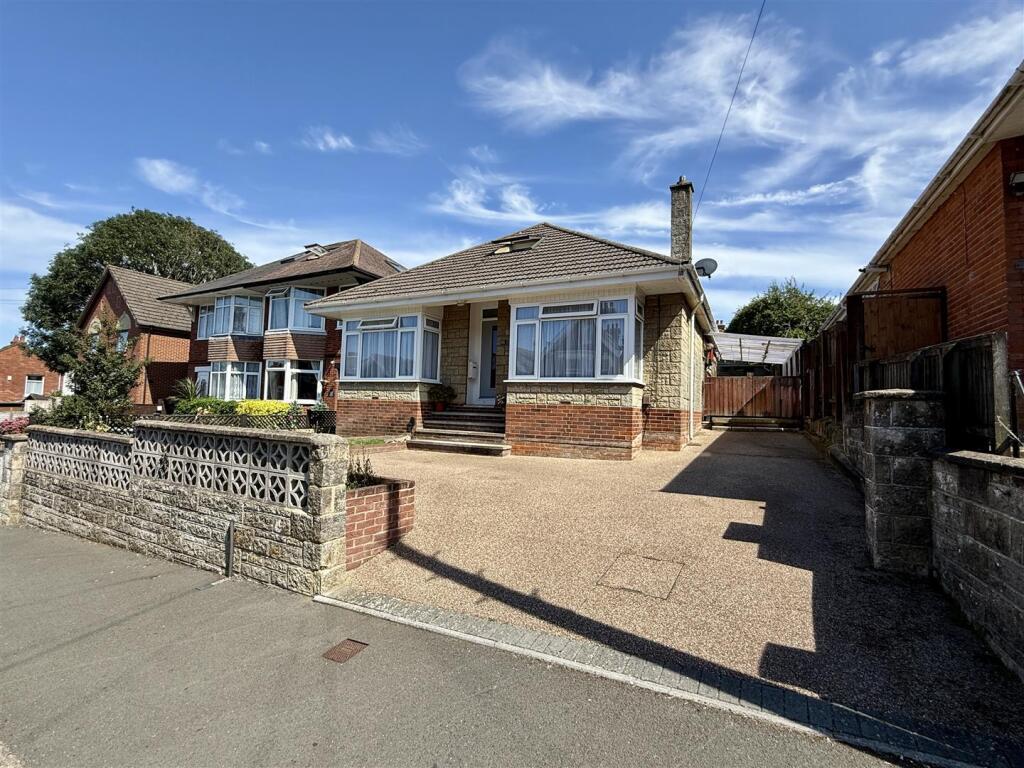 Main image of property: Moorgreen Road, Cowes