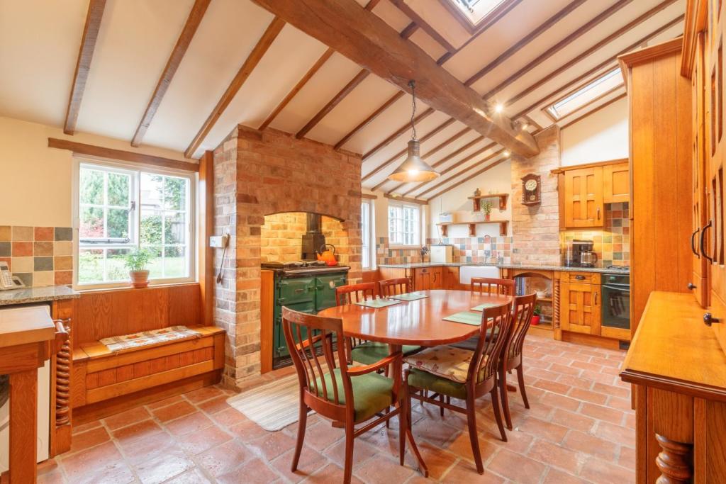 4 bedroom character property for sale in High Street, Desford
