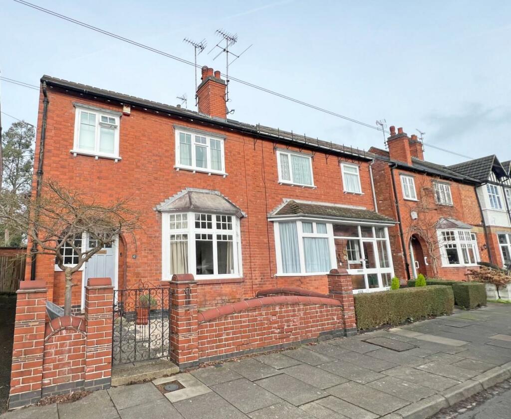 3 bedroom semidetached house for sale in South Knighton Road, South