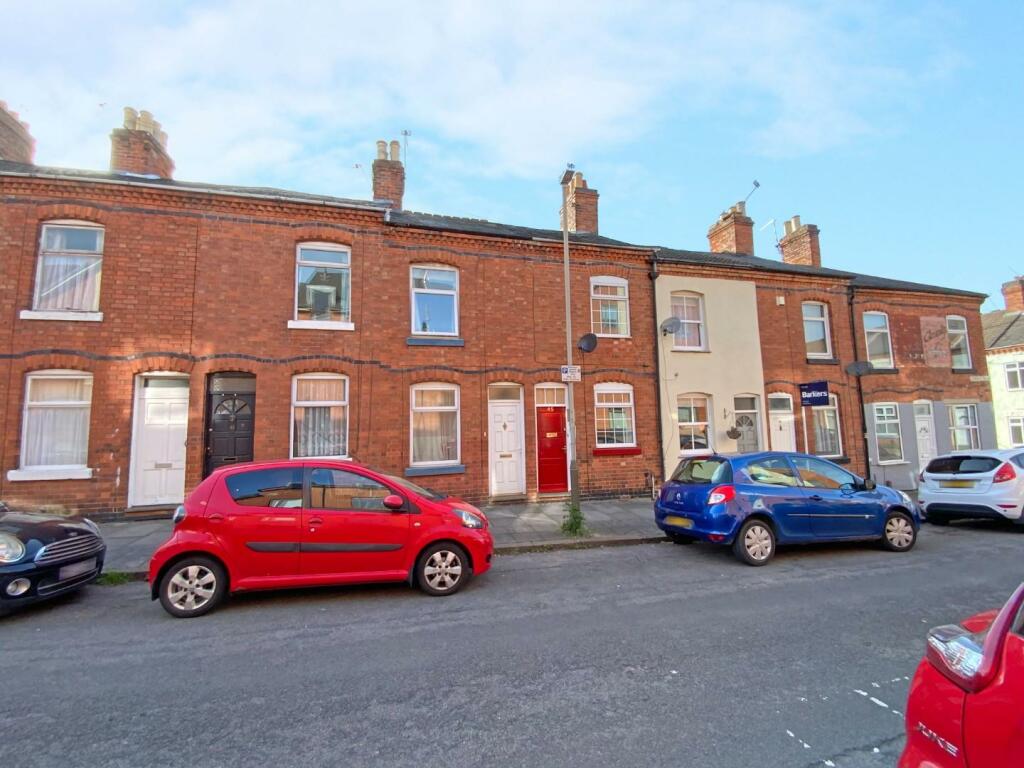 2 bedroom terraced house for sale in Leopold Road, Clarendon Park