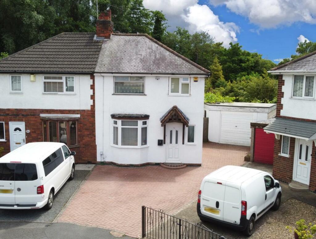 3 bedroom semidetached house for sale in Gwencole Crescent, Rowley