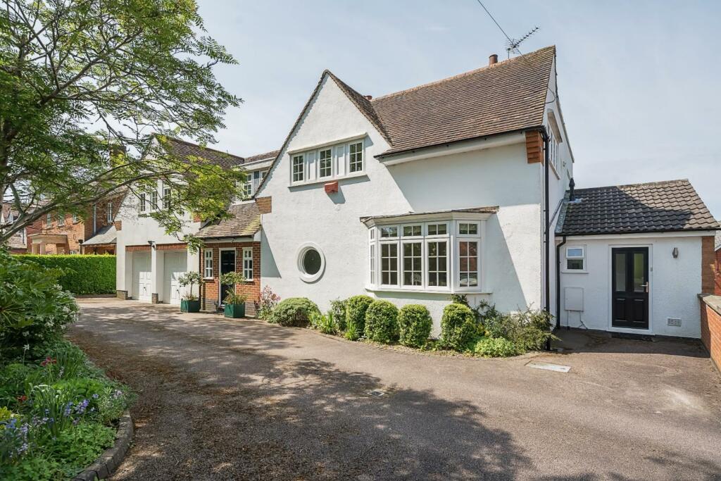 5 bedroom detached house for sale in Dalby Avenue, Bushby
