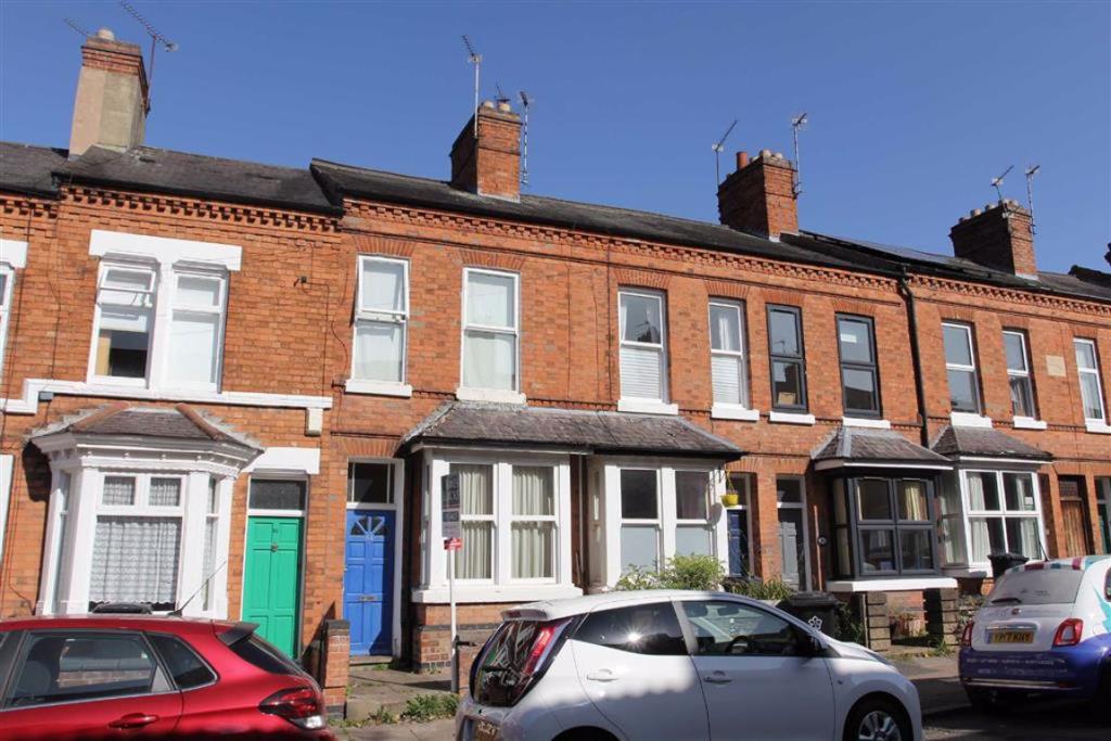 2 bedroom terraced house for sale in St Leonards Road, Clarendon Park