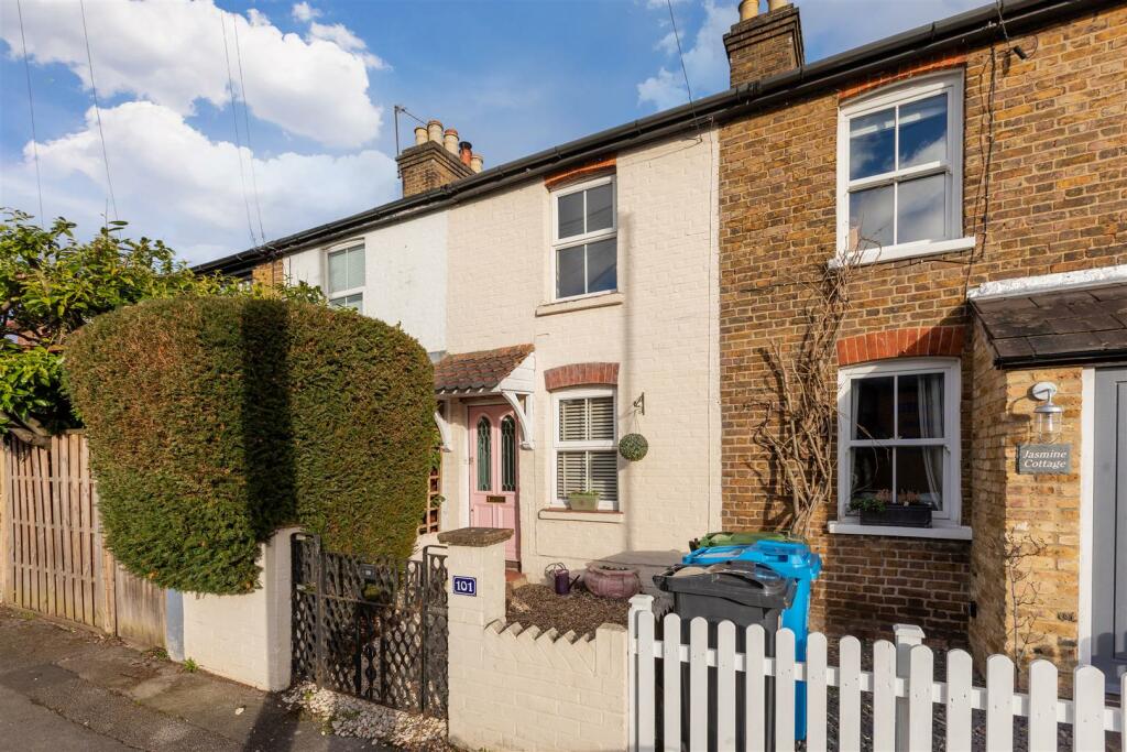 2 bedroom terraced house for sale in Westborough Road, Maidenhead, SL6