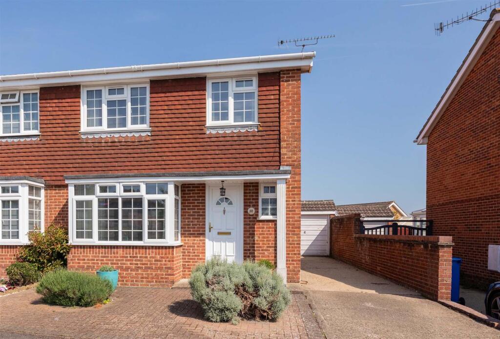 Main image of property: Whitchurch Close, Maidenhead