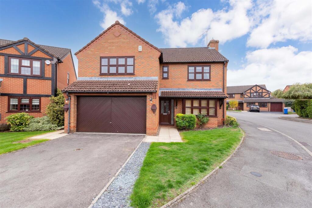 Main image of property: Earlsfield, Holyport