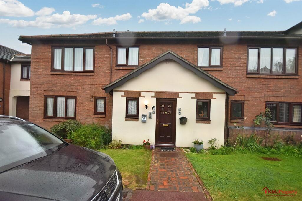 2 bedroom flat for sale in St Pauls Court, Rusthall, Tunbridge Wells, TN4